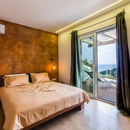 Likely And Spacious 4 Bedroom Pool * 切尔沃港