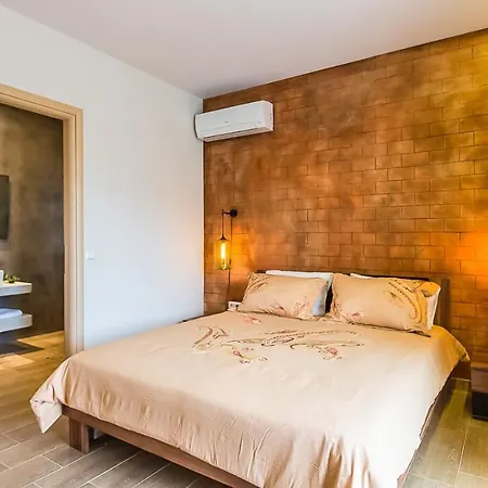 Likely And Spacious 4 Bedroom Pool 切尔沃港