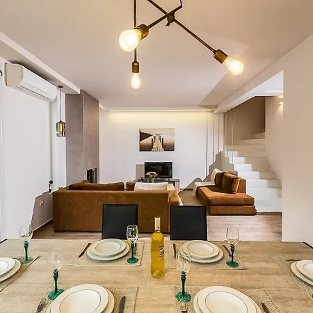 别墅 Likely And Spacious 4 Bedroom Pool